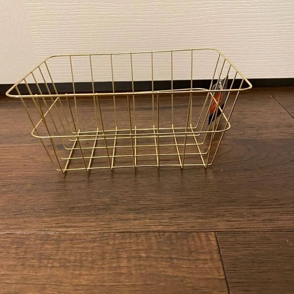 NWT Beautiful Gold rectangle Wire storage basket - Picture 2 of 9